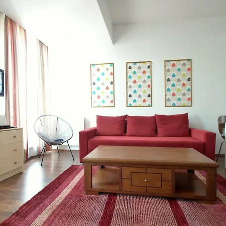 Ξενοδοχείο με διαμερίσματα Mosilor