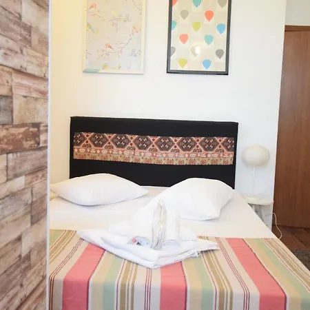 Ξενοδοχείο με διαμερίσματα Mosilor